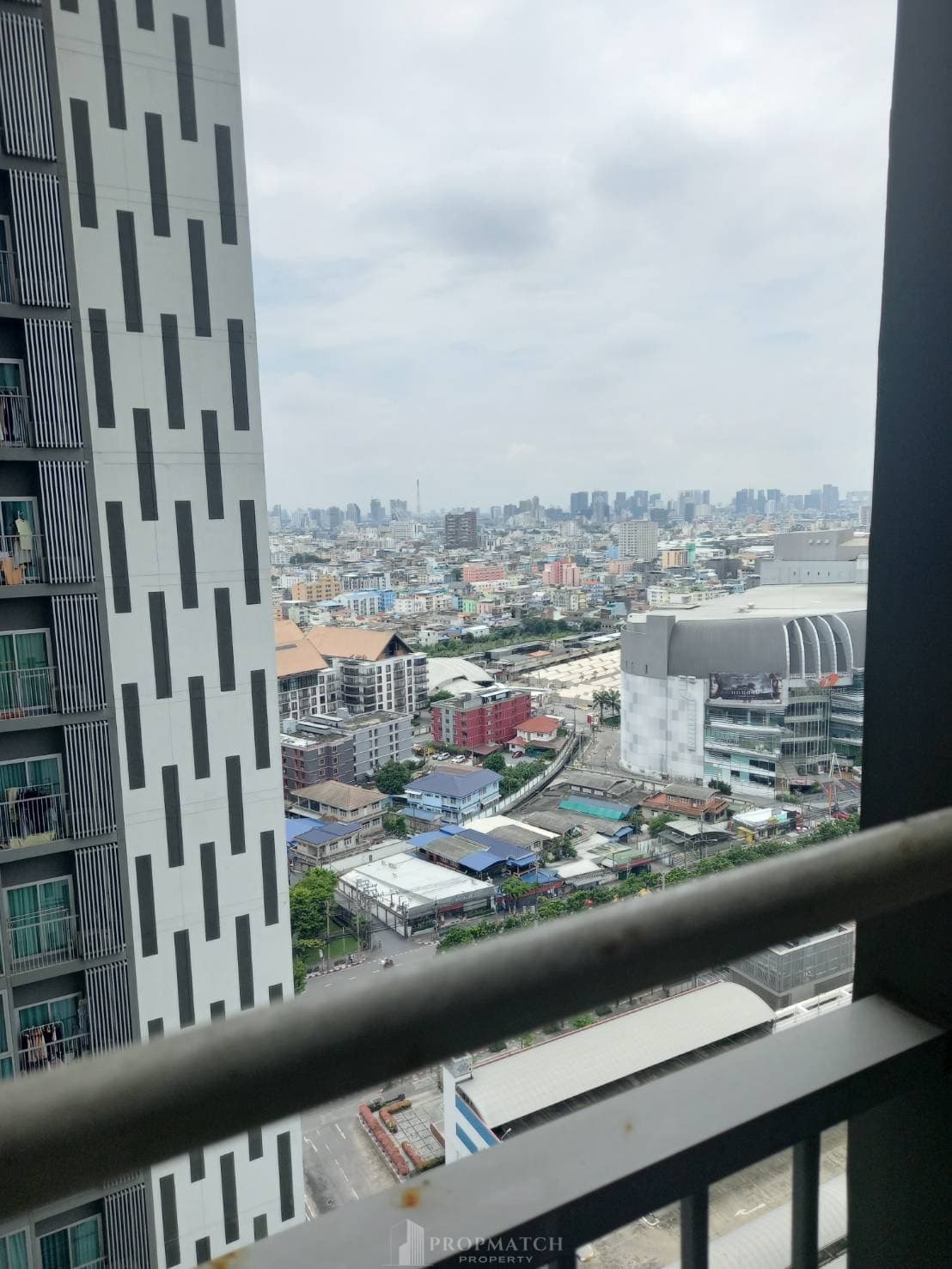 Noble Revolve Ratchada 1