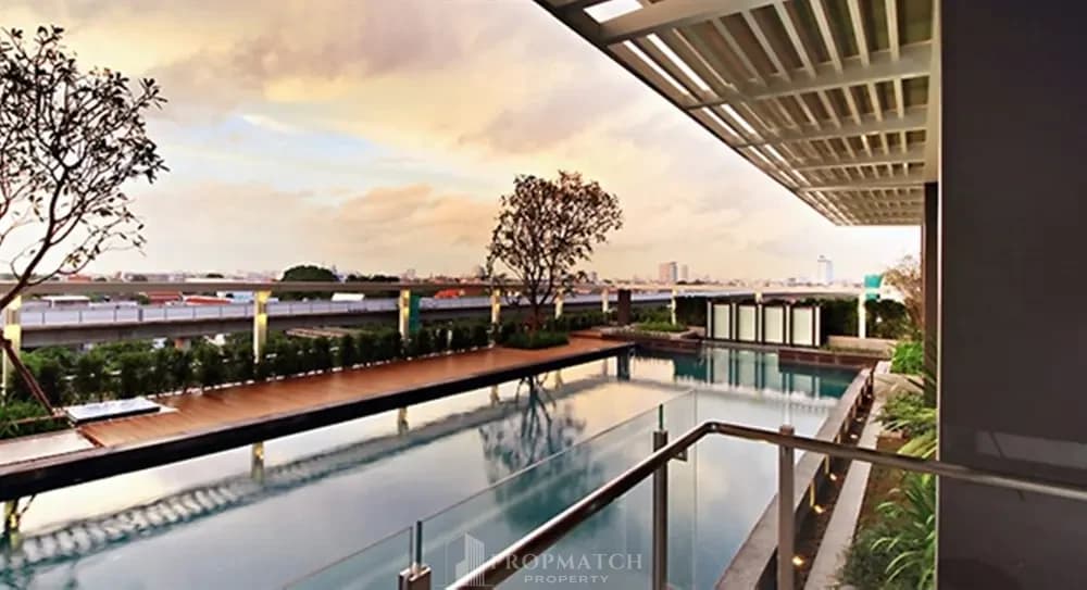 The Room Sathorn - Taksin