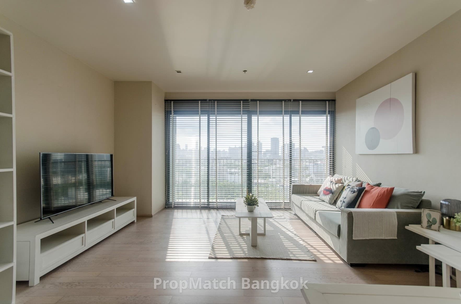 Noble Solo Thonglor