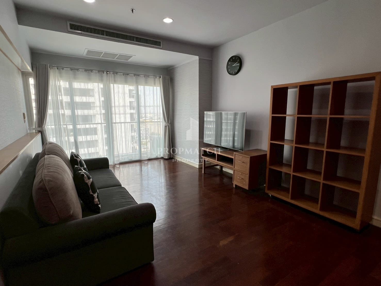 Noble Ora Thonglor photo 2