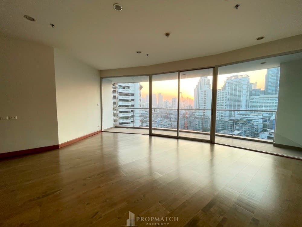 The Master Centrium Asoke-Sukhumvit