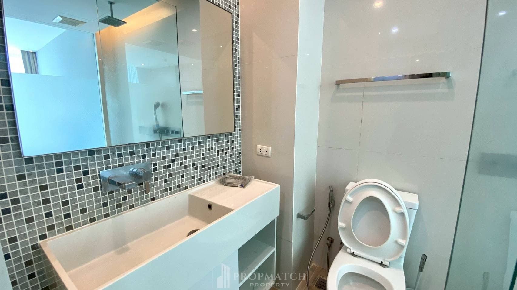 The Room Sukhumvit 21