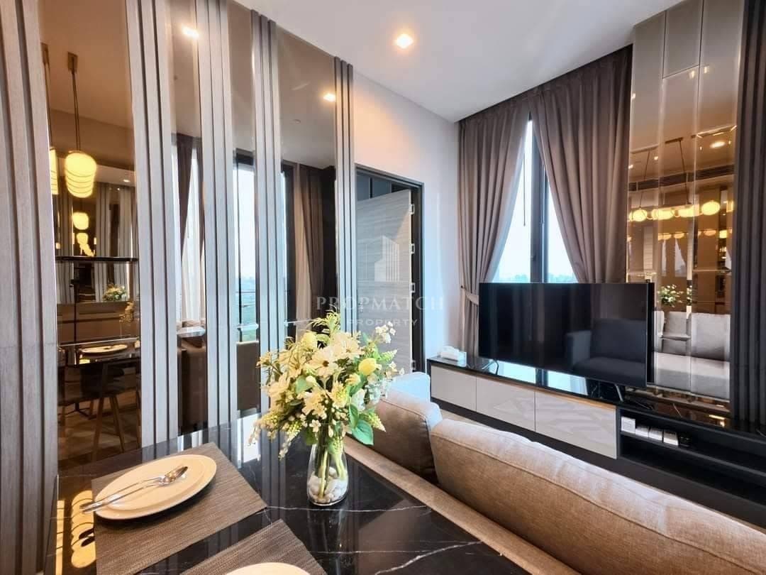 The Crest Park Residences