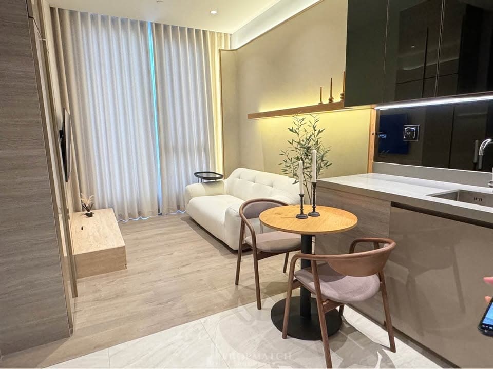 The Crest Park Residences