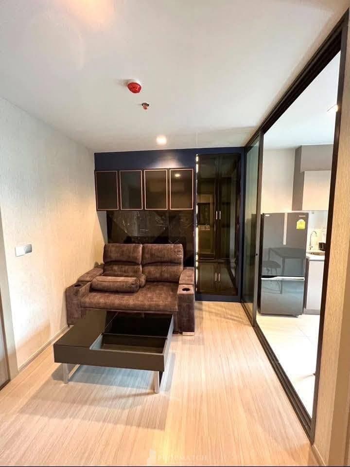Life Asoke Rama 9