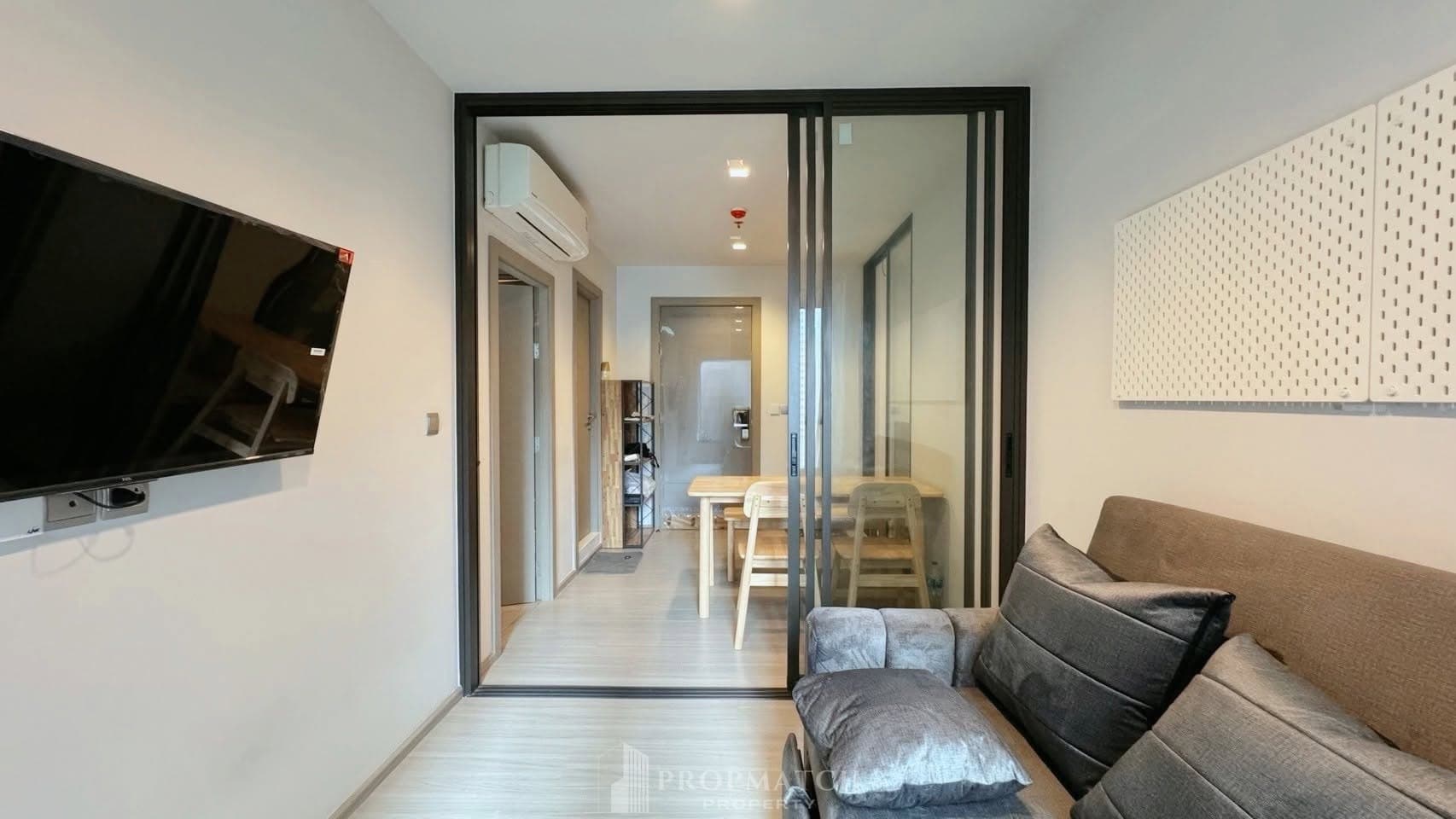 Life Asoke Rama 9