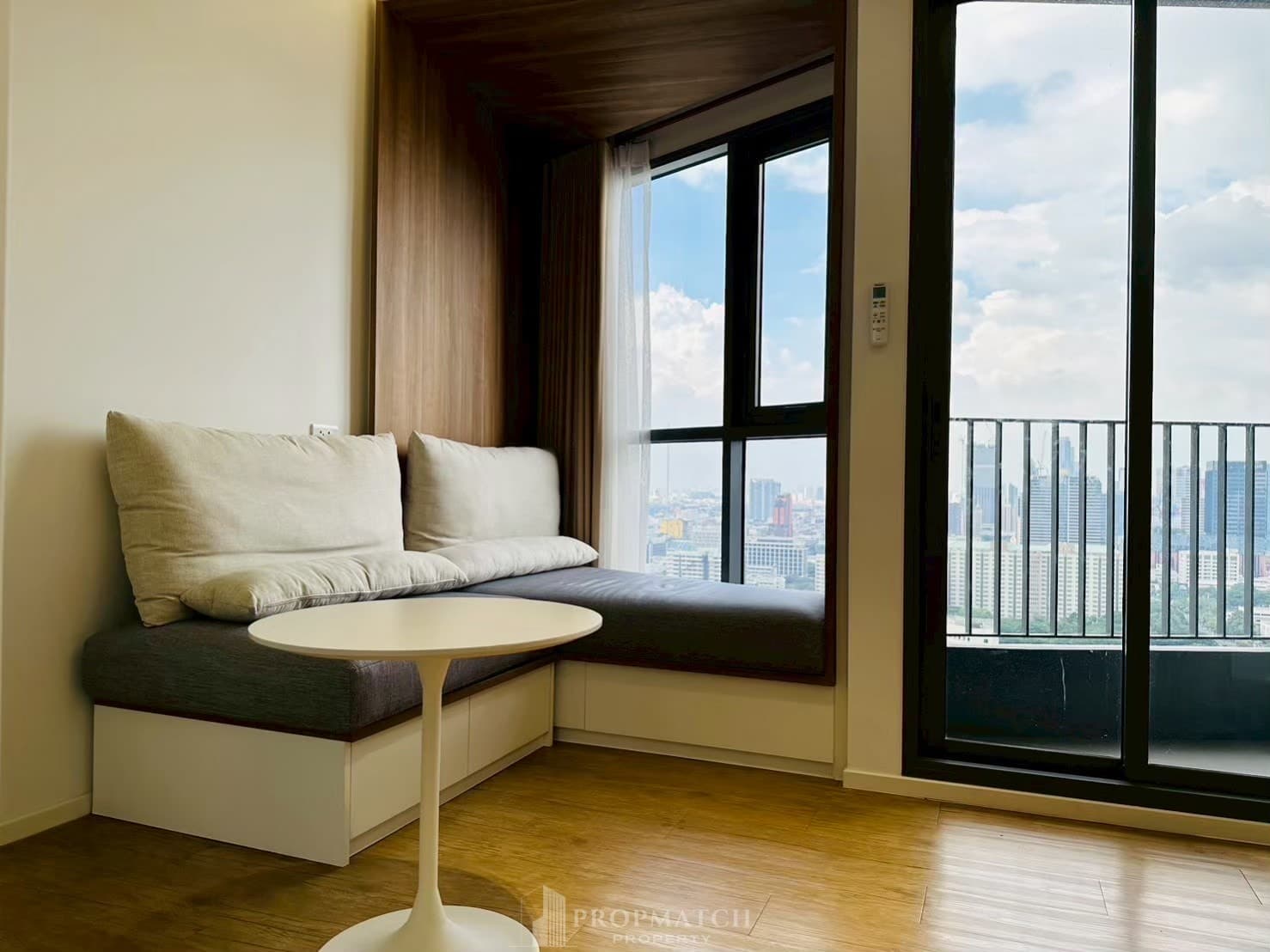 Triple Y Residence At SAMYAN MITRTOWN