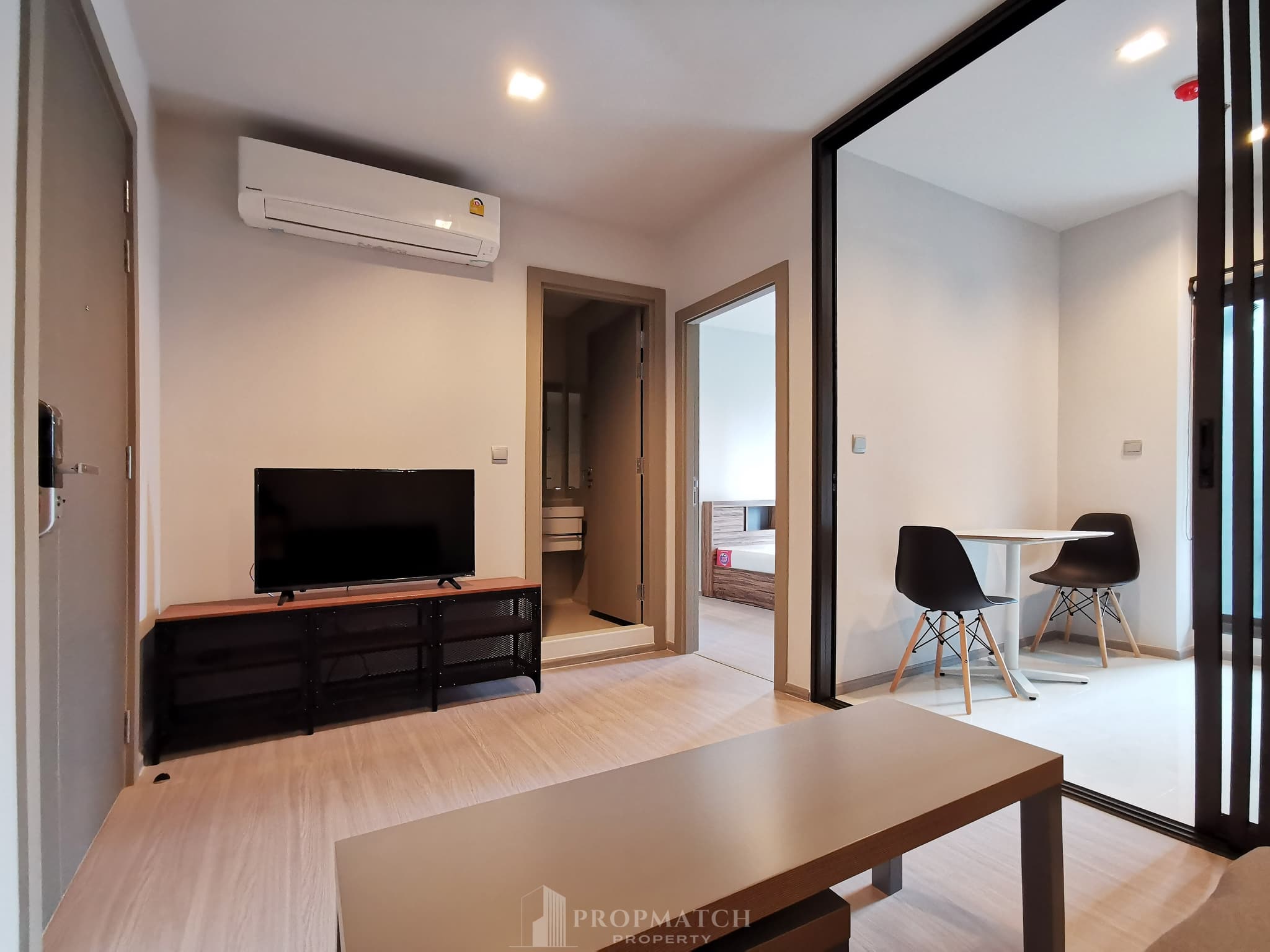 Life Asoke Rama 9