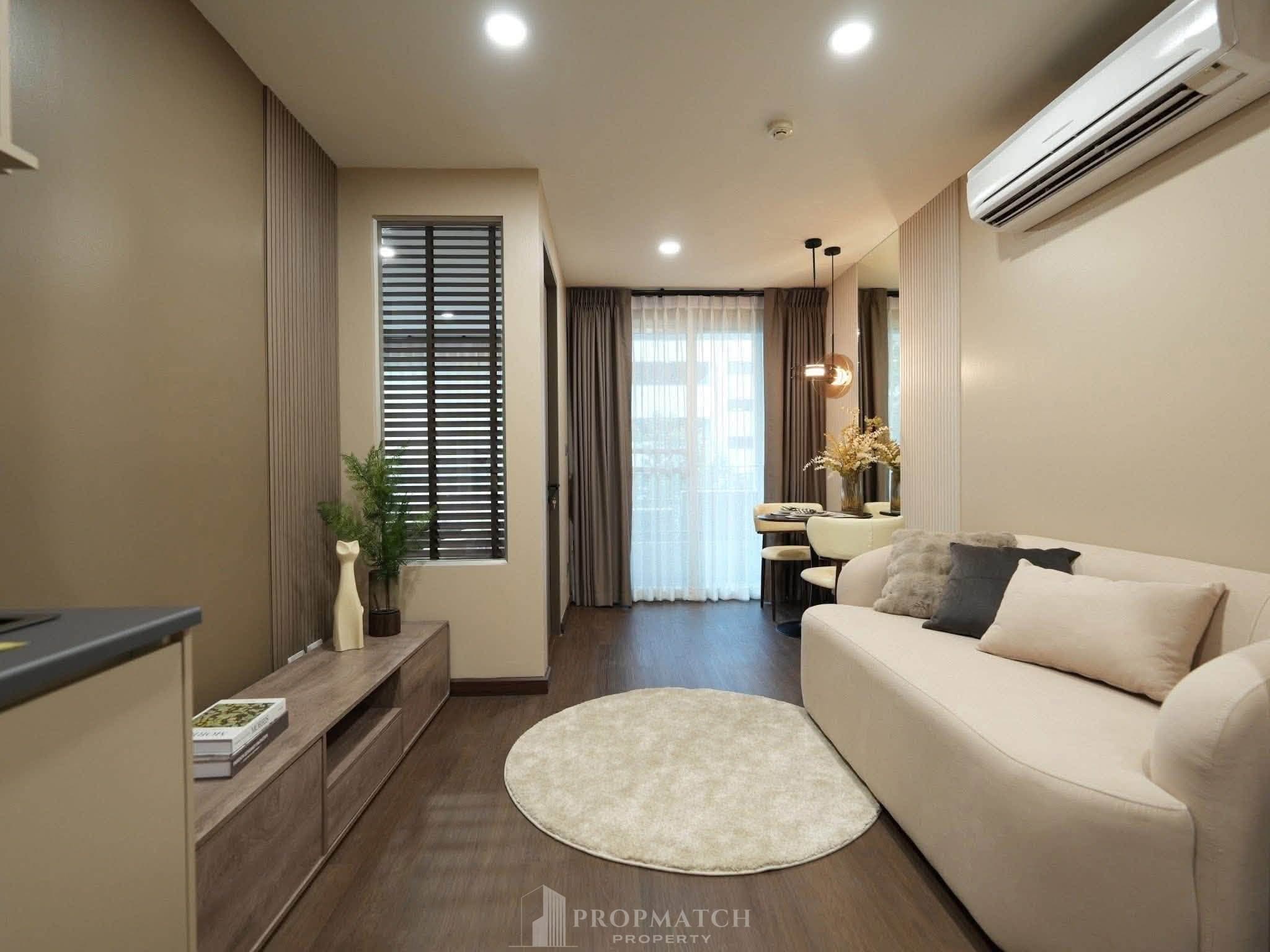 The Clover Thonglor 18