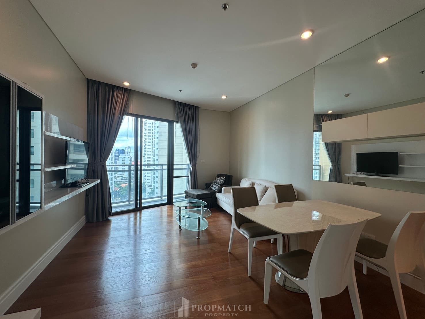 Bright Sukhumvit 24