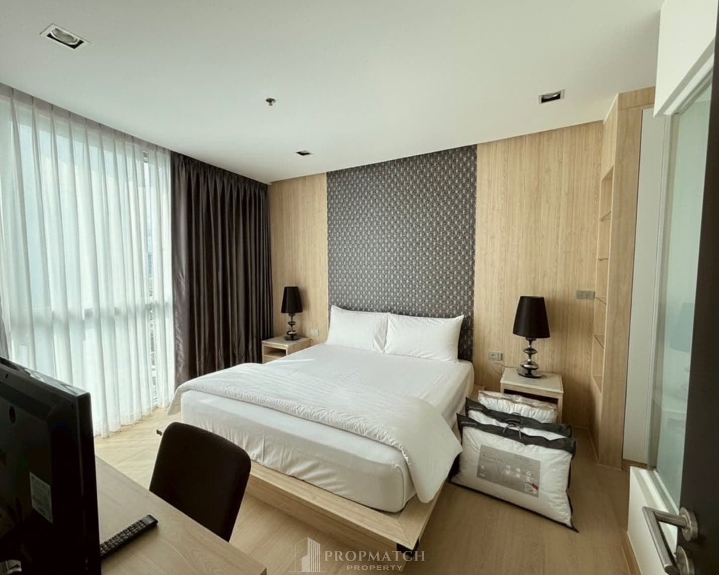 Sky Walk Condo Sukhumvit