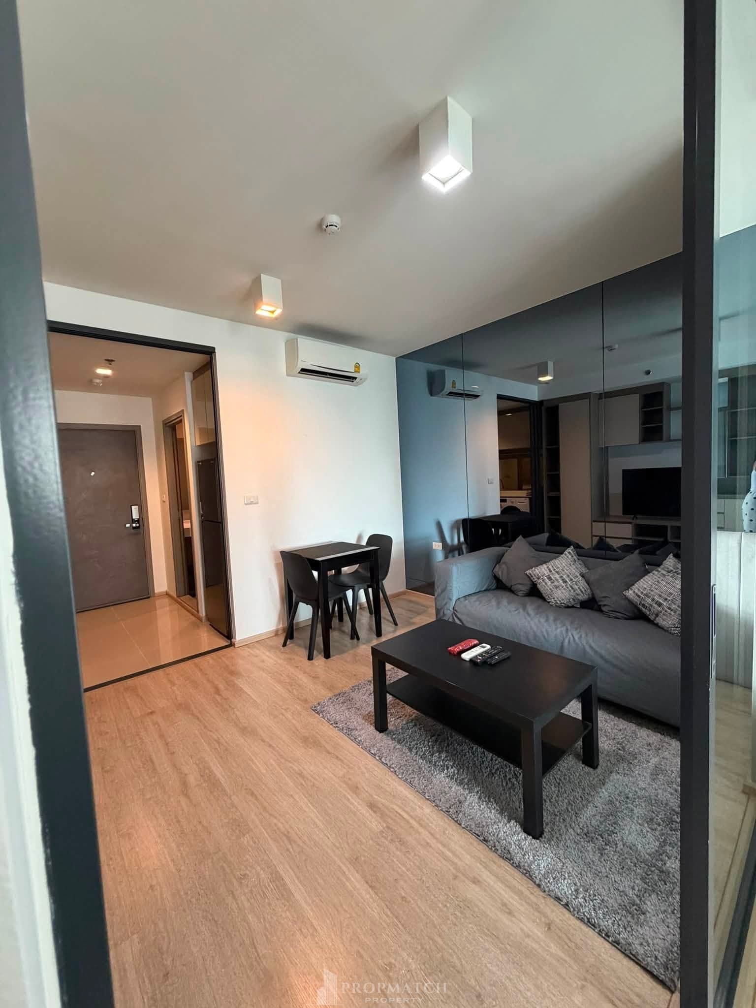Ideo Sathorn Wongwian Yai