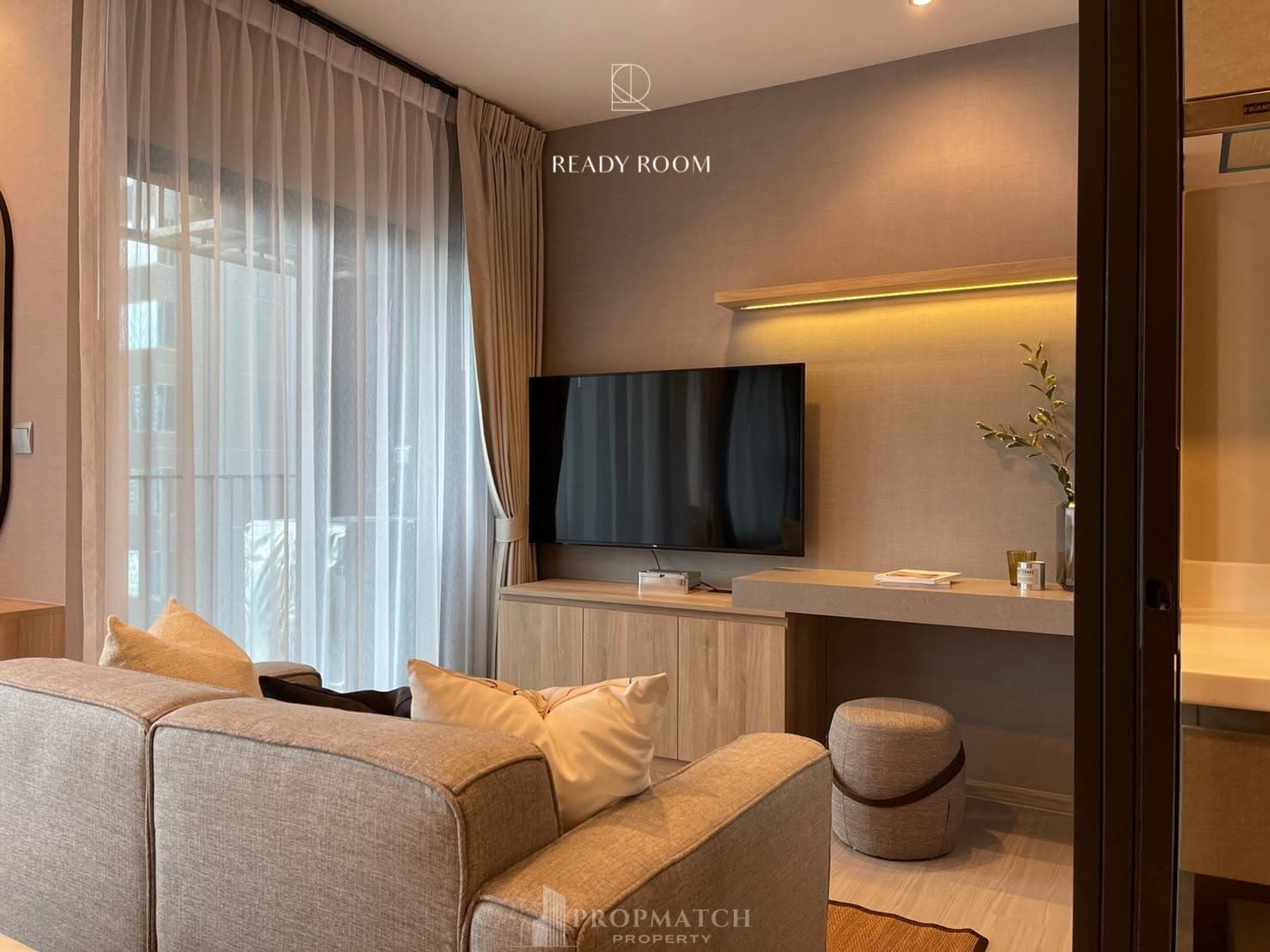 Life Asoke Rama 9