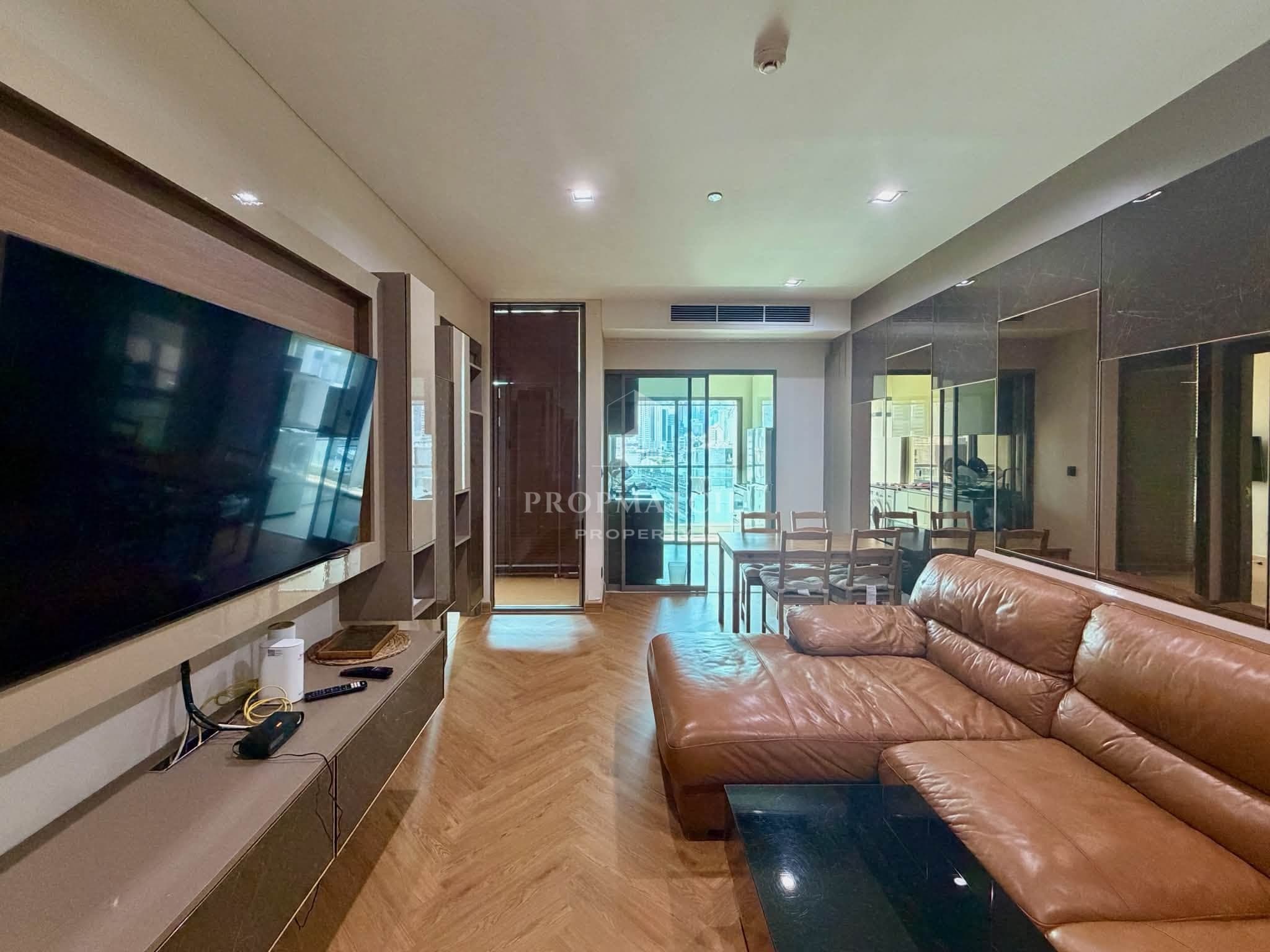 The Room Charoenkrung 30