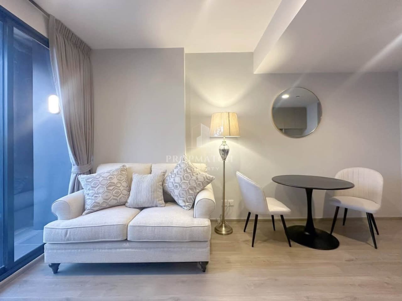THE CROWN Residences Rama 4