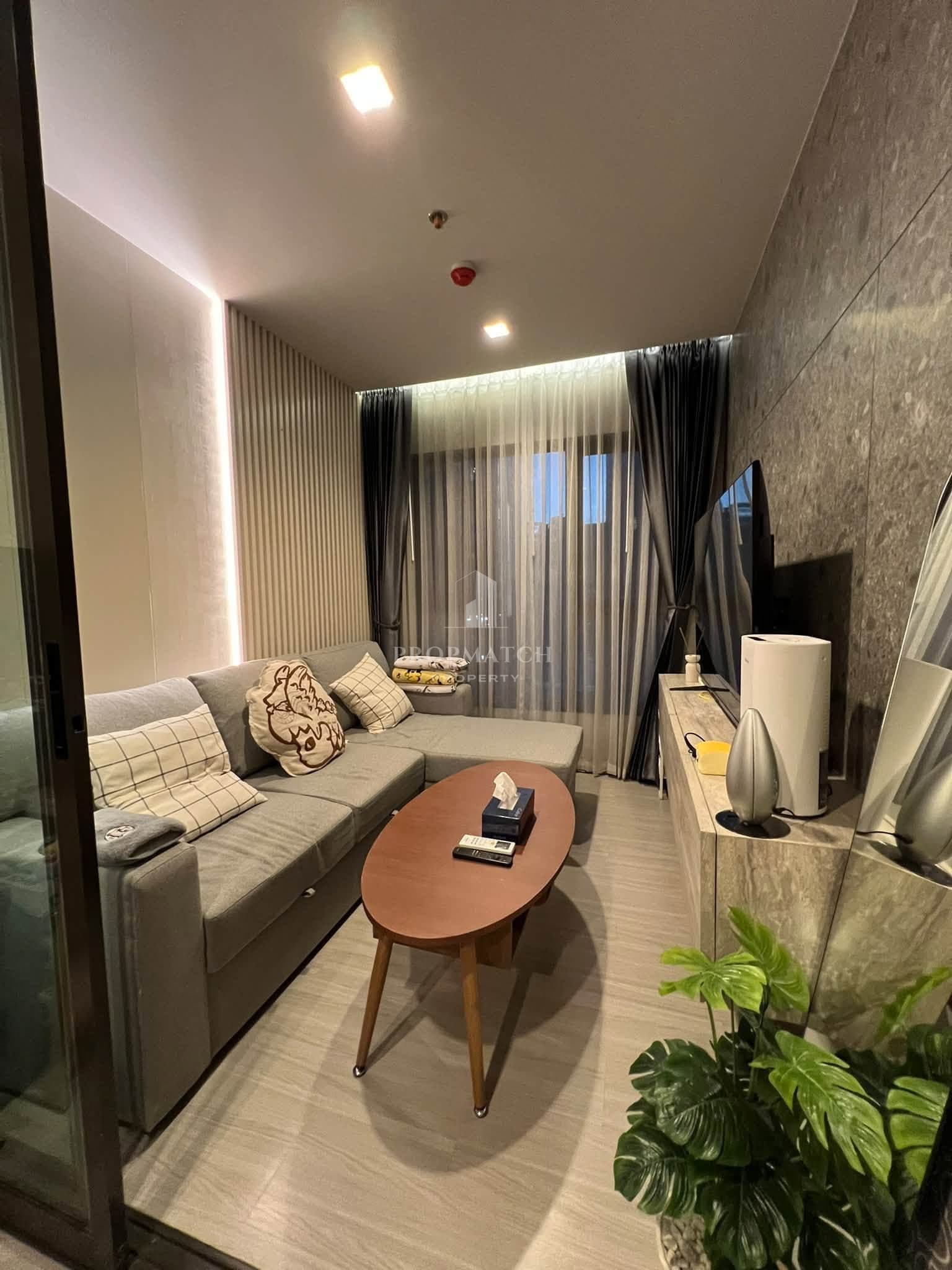 Life Asoke Rama 9