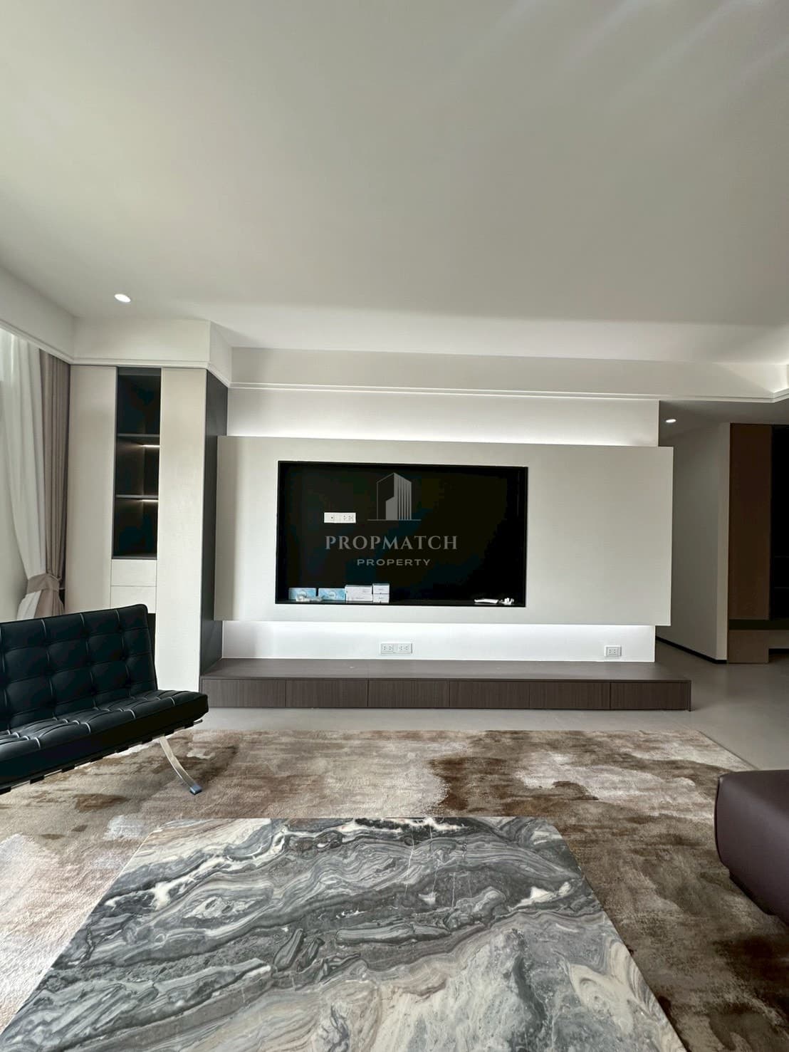 All Season Mansion