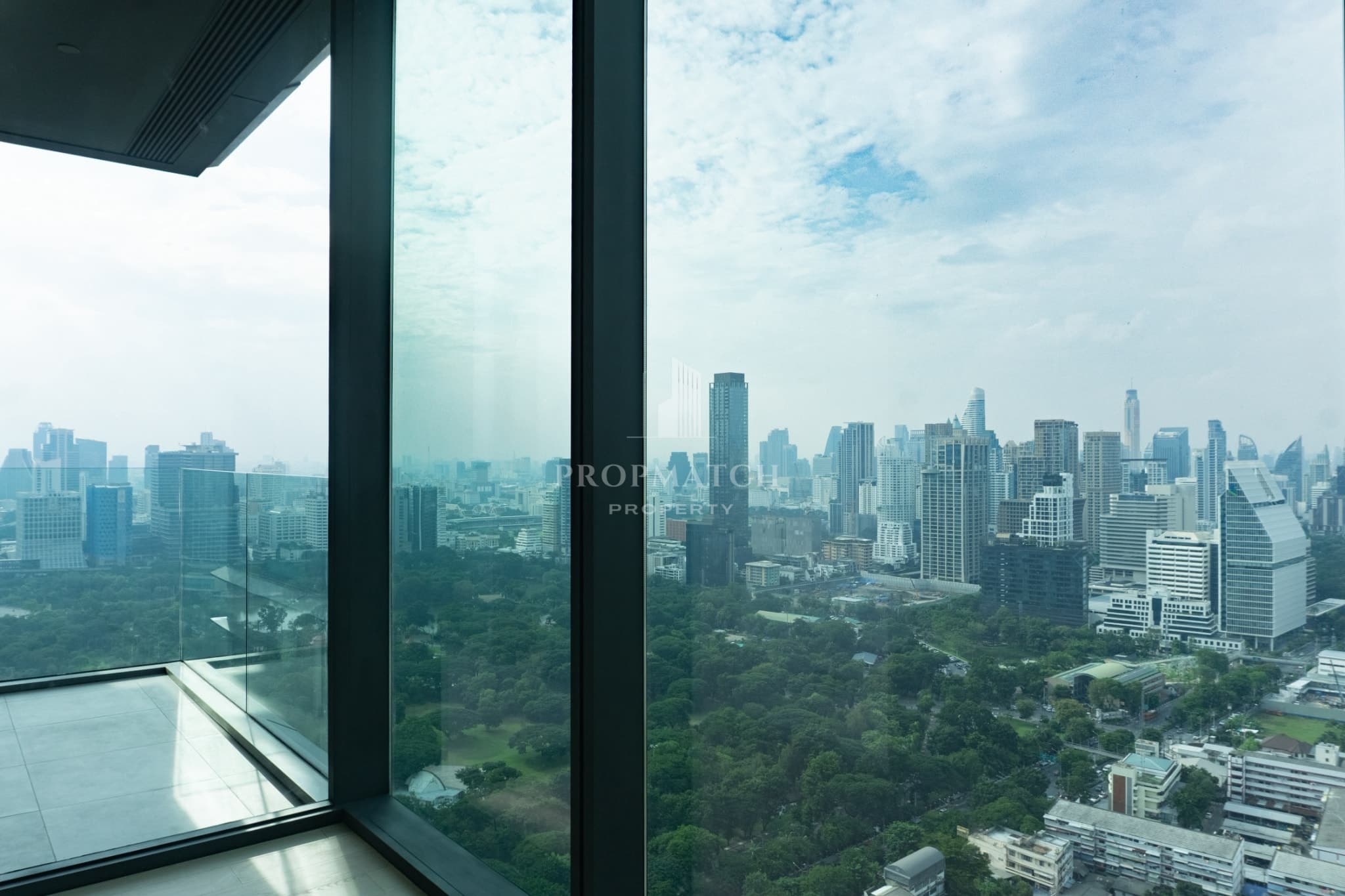 EI8HTEEN SEVEN at One Bangkok photo 3