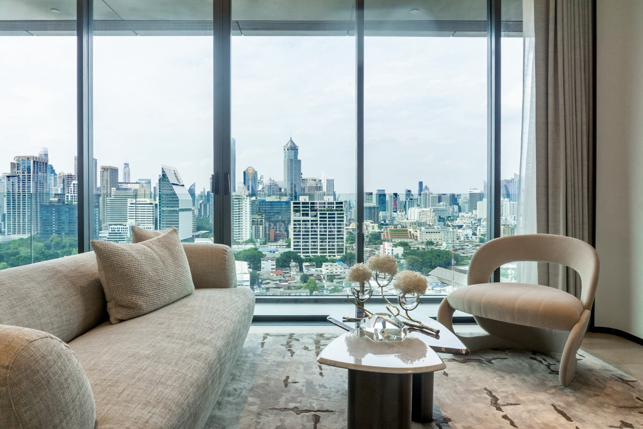 EI8HTEEN SEVEN at One Bangkok