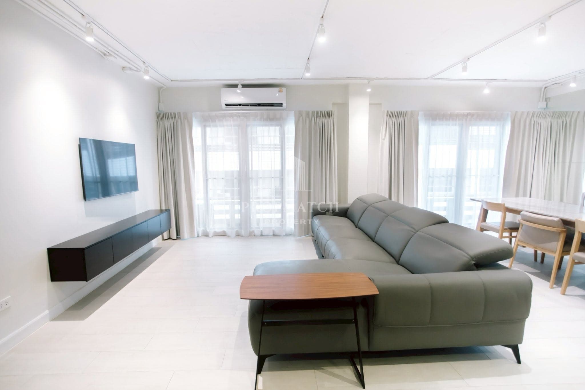 Navin Court photo 2
