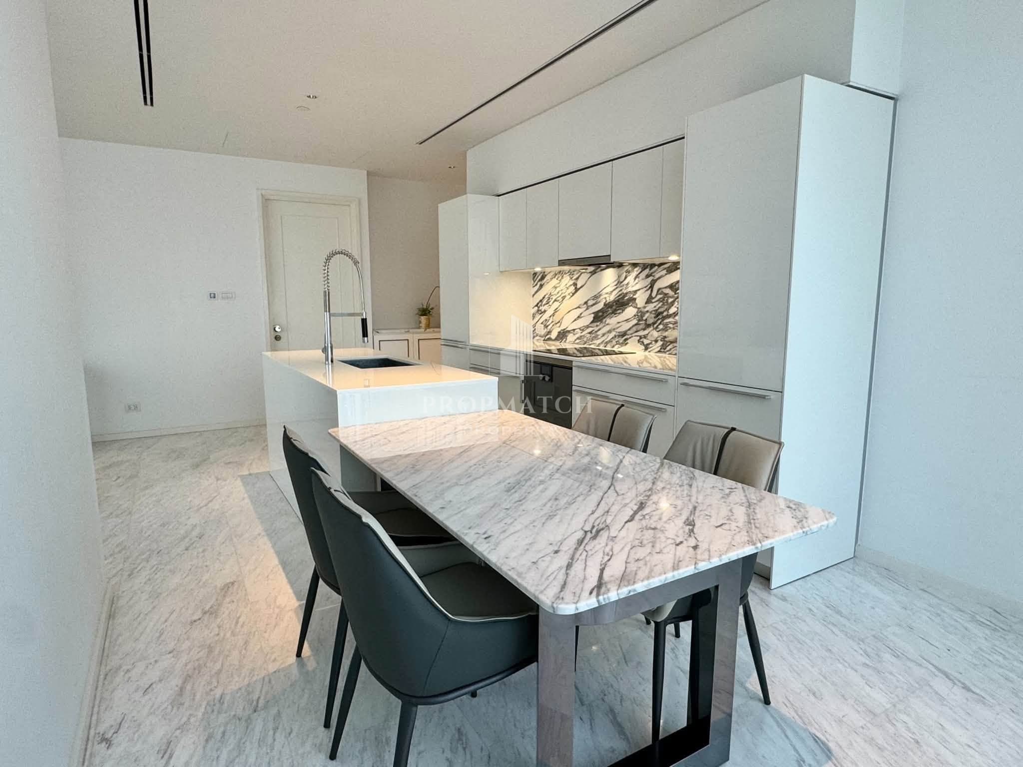 Four Seasons Private Residences photo 3