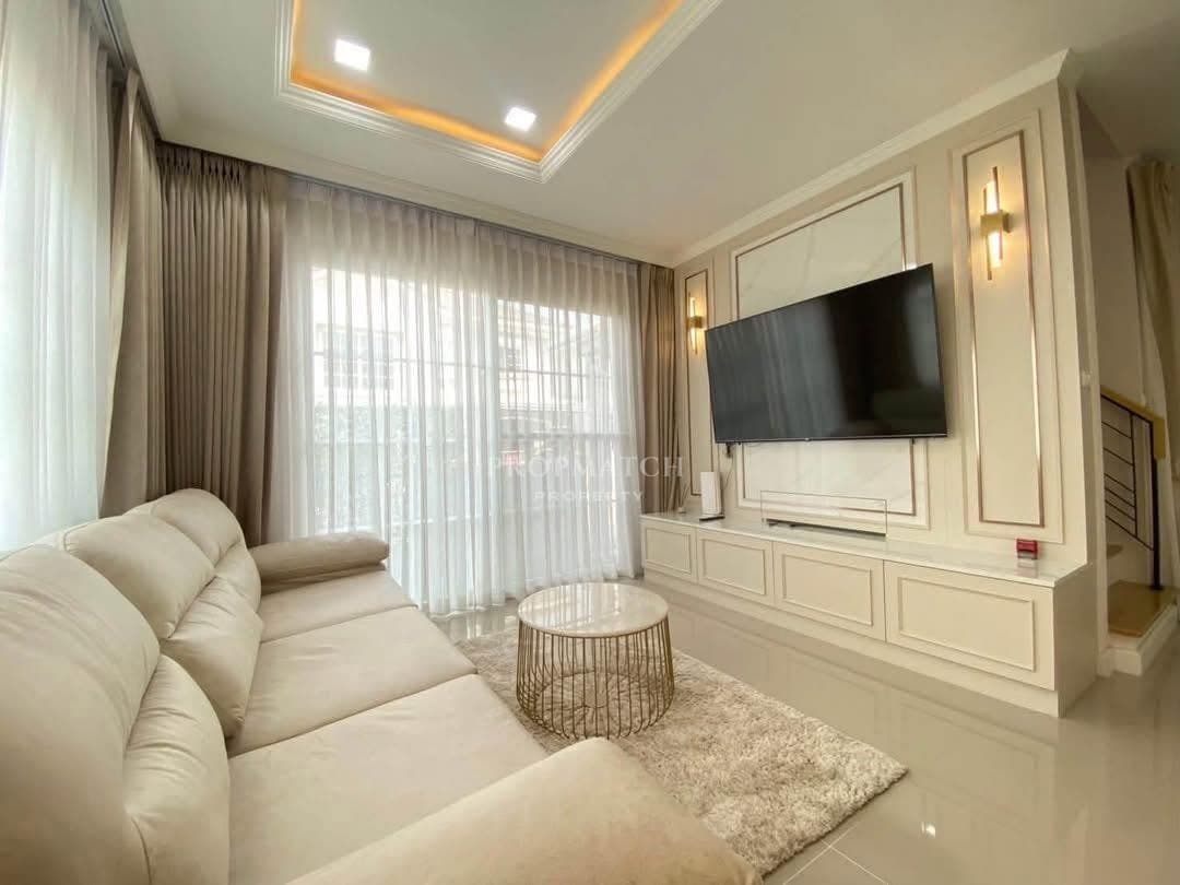 Golden Neo Sukhumvit-LaSalle photo 2
