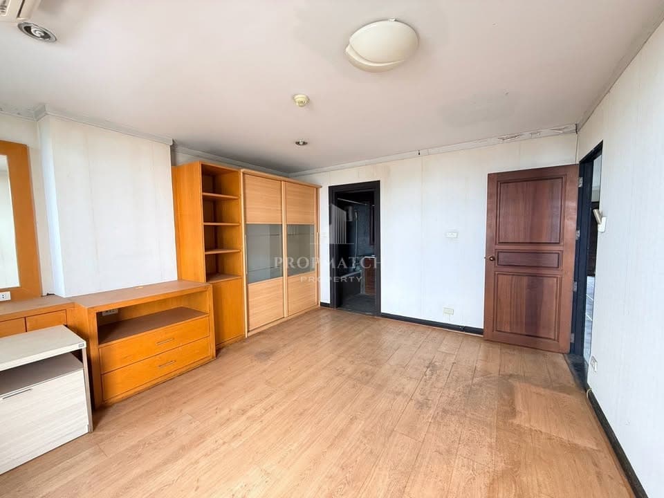 Supalai Place Sukhumvit 39 photo 2