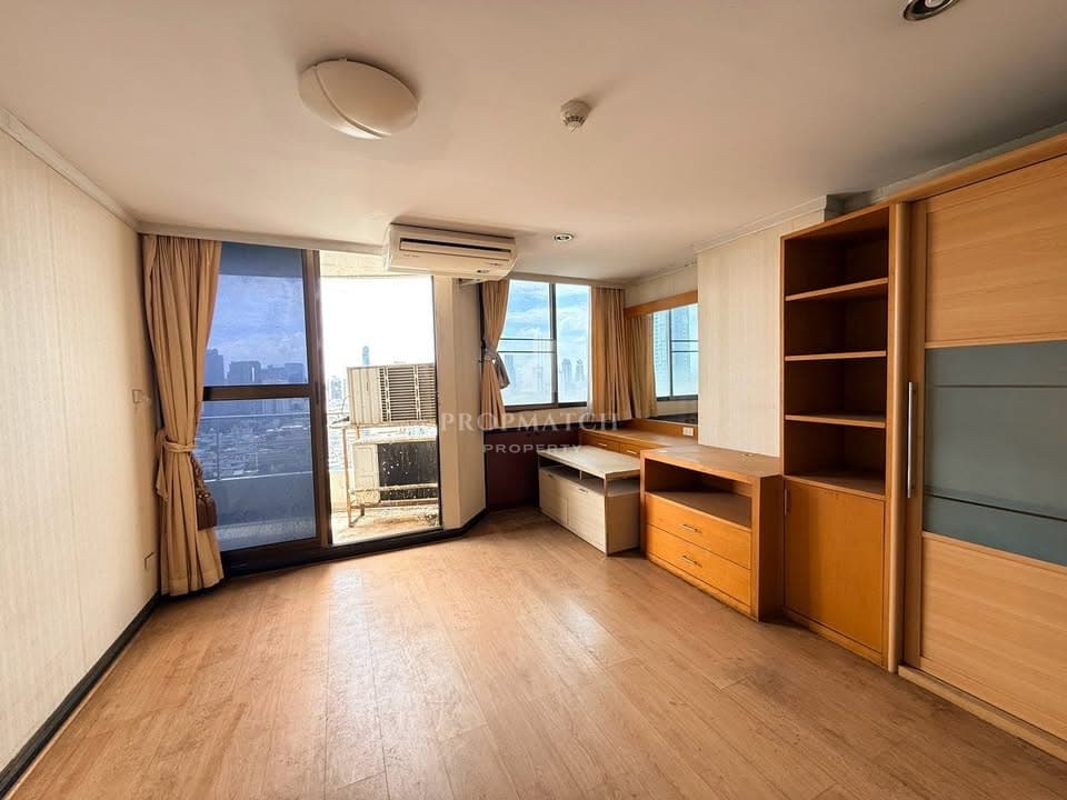 Supalai Place Sukhumvit 39 photo 3