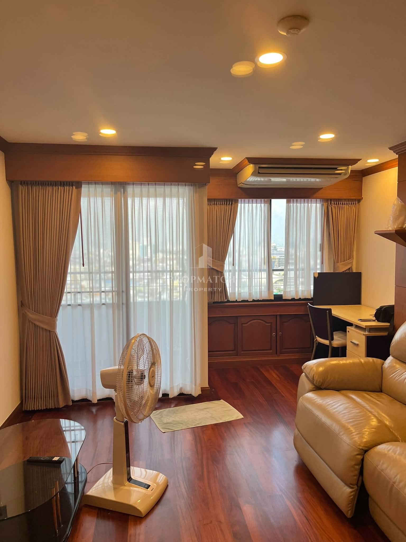 Si Phraya River View photo 2