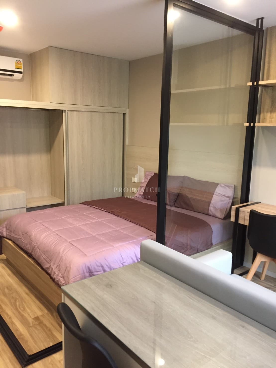 Blossom Condo @ Sathorn - Charoenrat