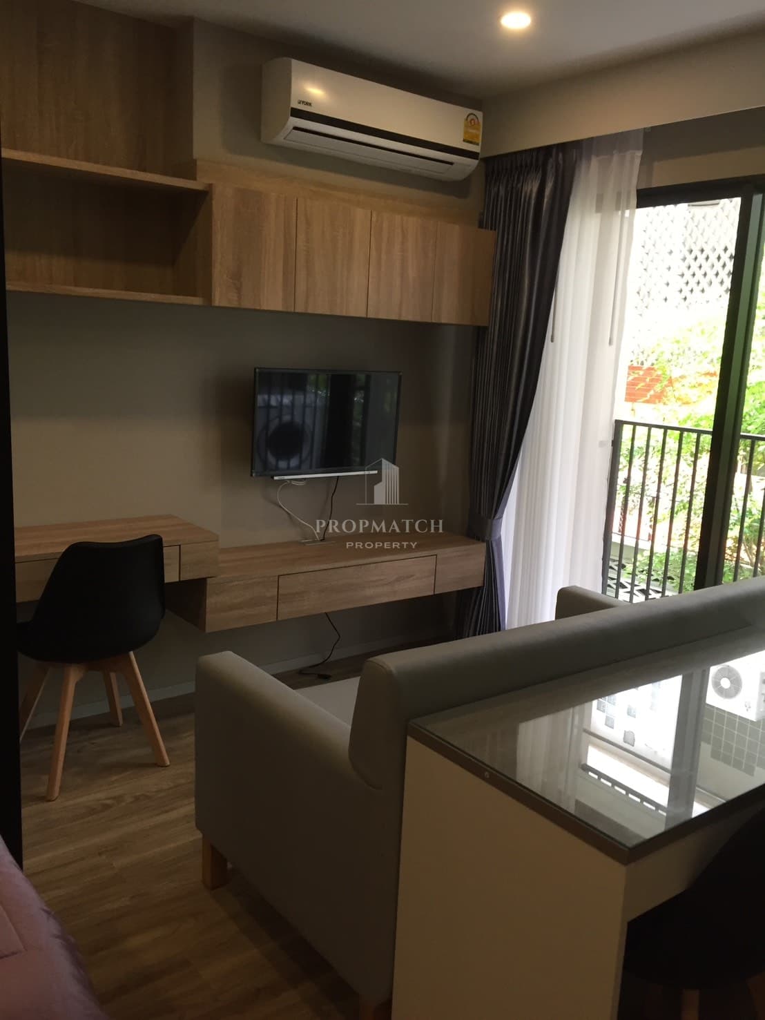 Blossom Condo @ Sathorn - Charoenrat photo 2