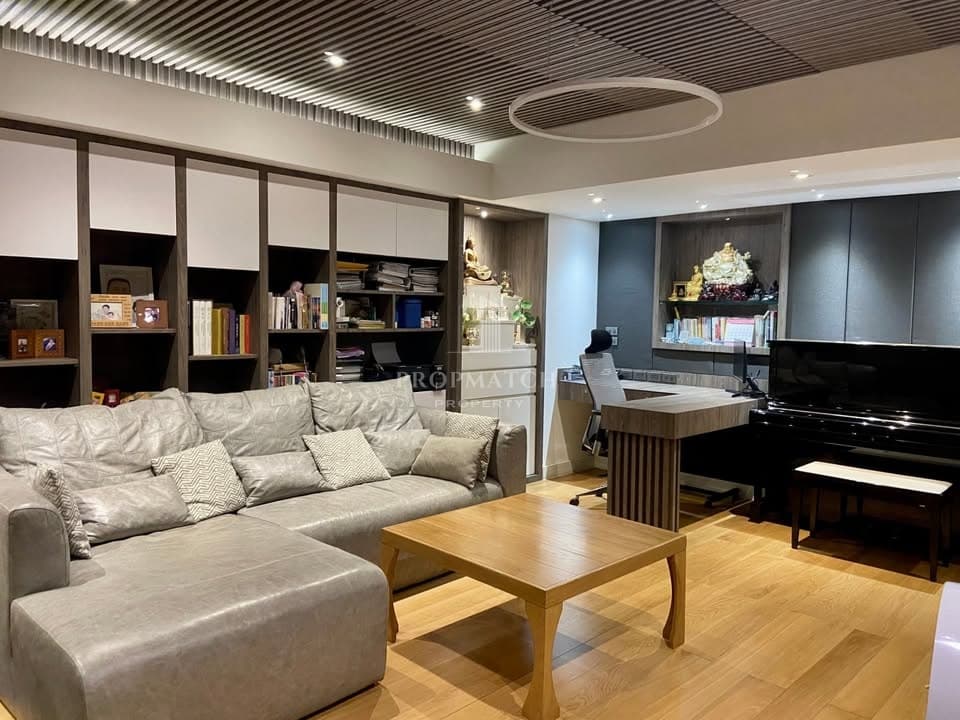 Royal Castle Sukhumvit 39