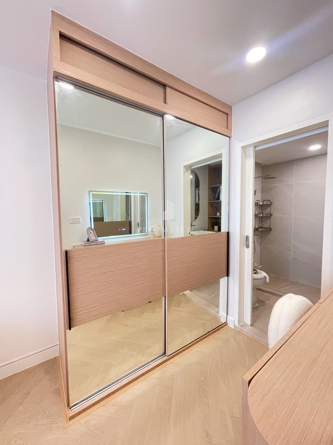 The Clover Thonglor 18 photo 2