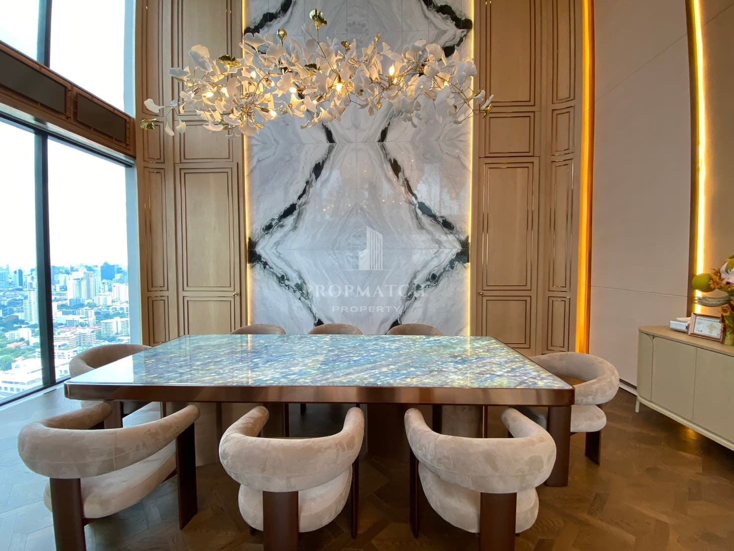 THE ESSE at SINGHA COMPLEX