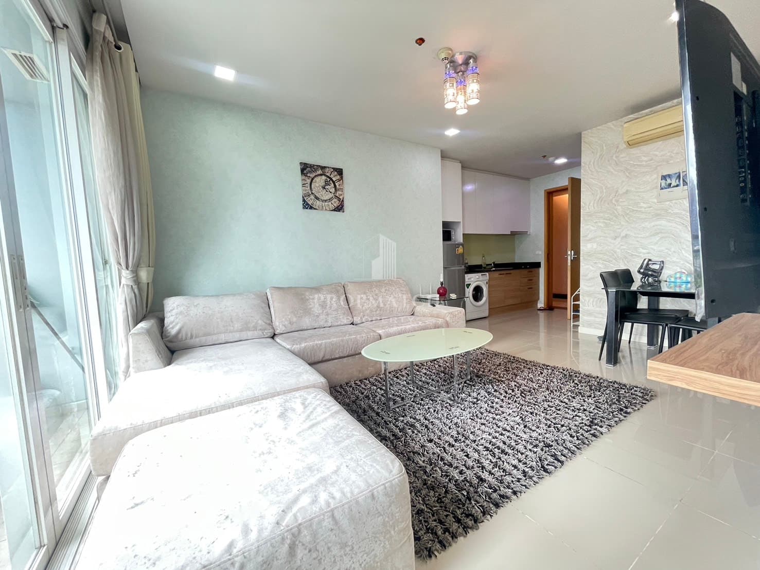 Circle Condominium photo 3