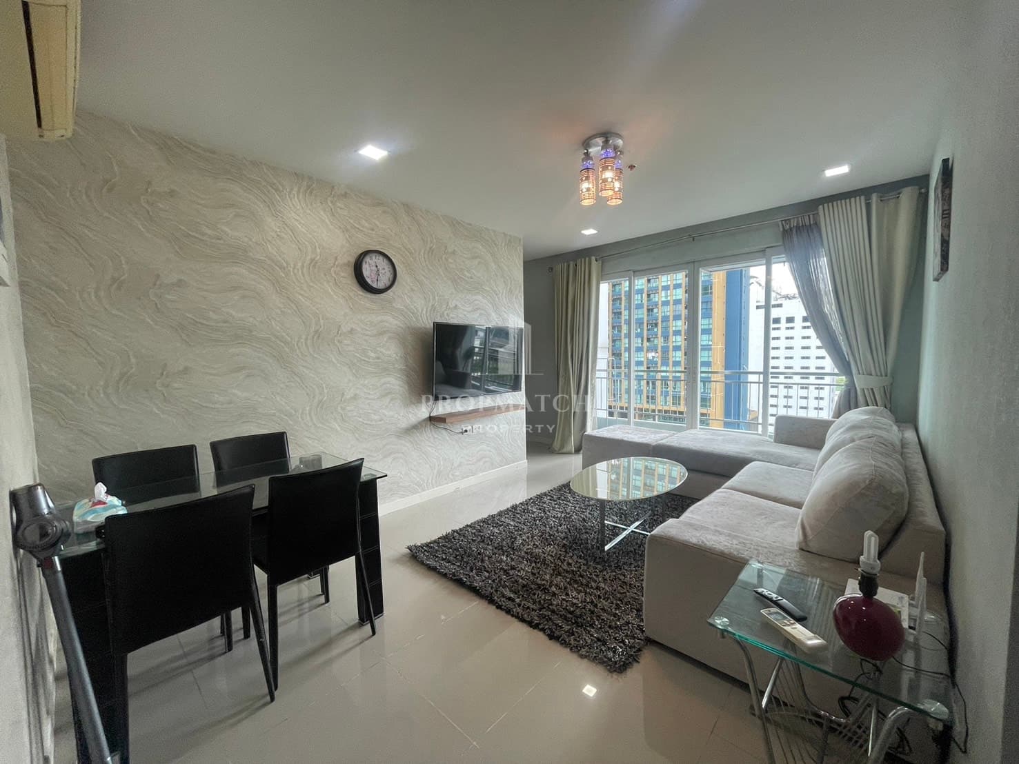 Circle Condominium photo 2
