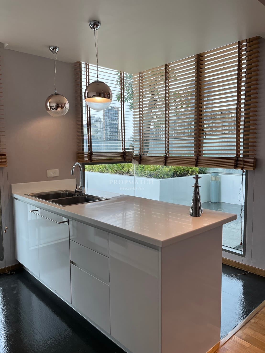 AEQUA Residence Sukhumvit 49 photo 2