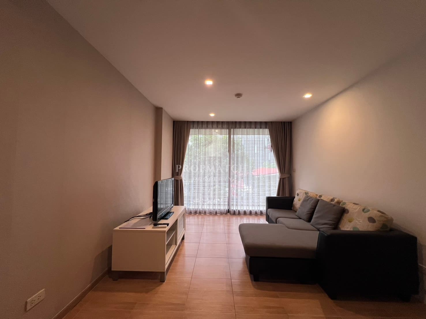 Noble Ambience Sarasin