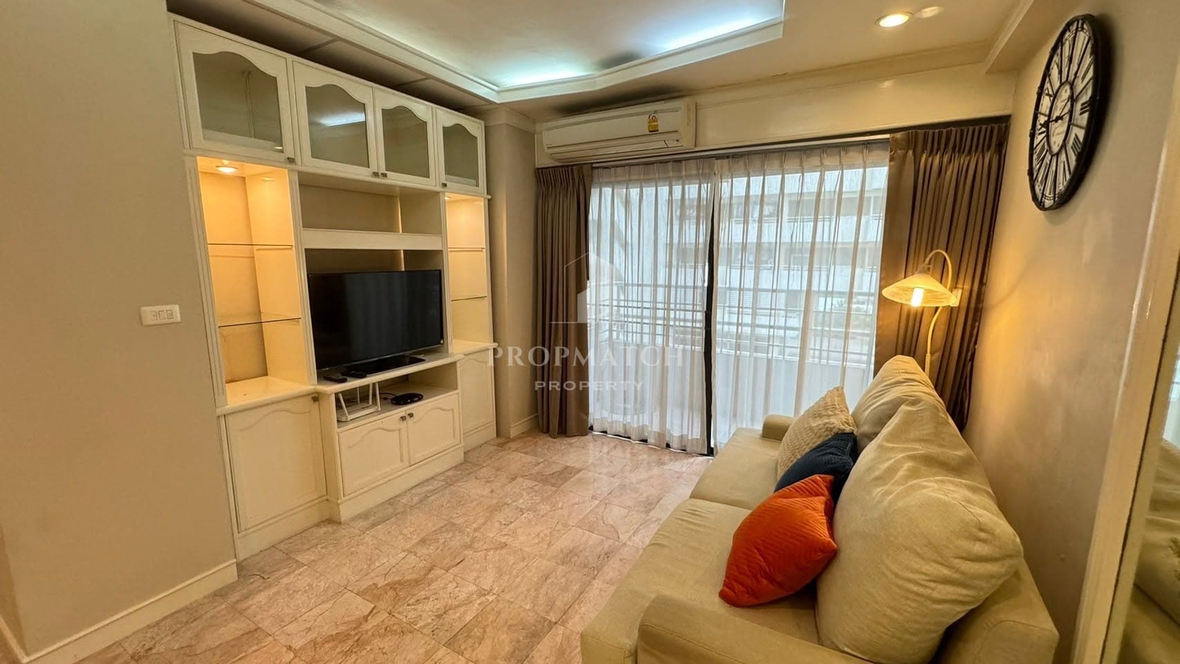 THE QUARTZ at Sukhumvit 6 (Saranjai Mansion)