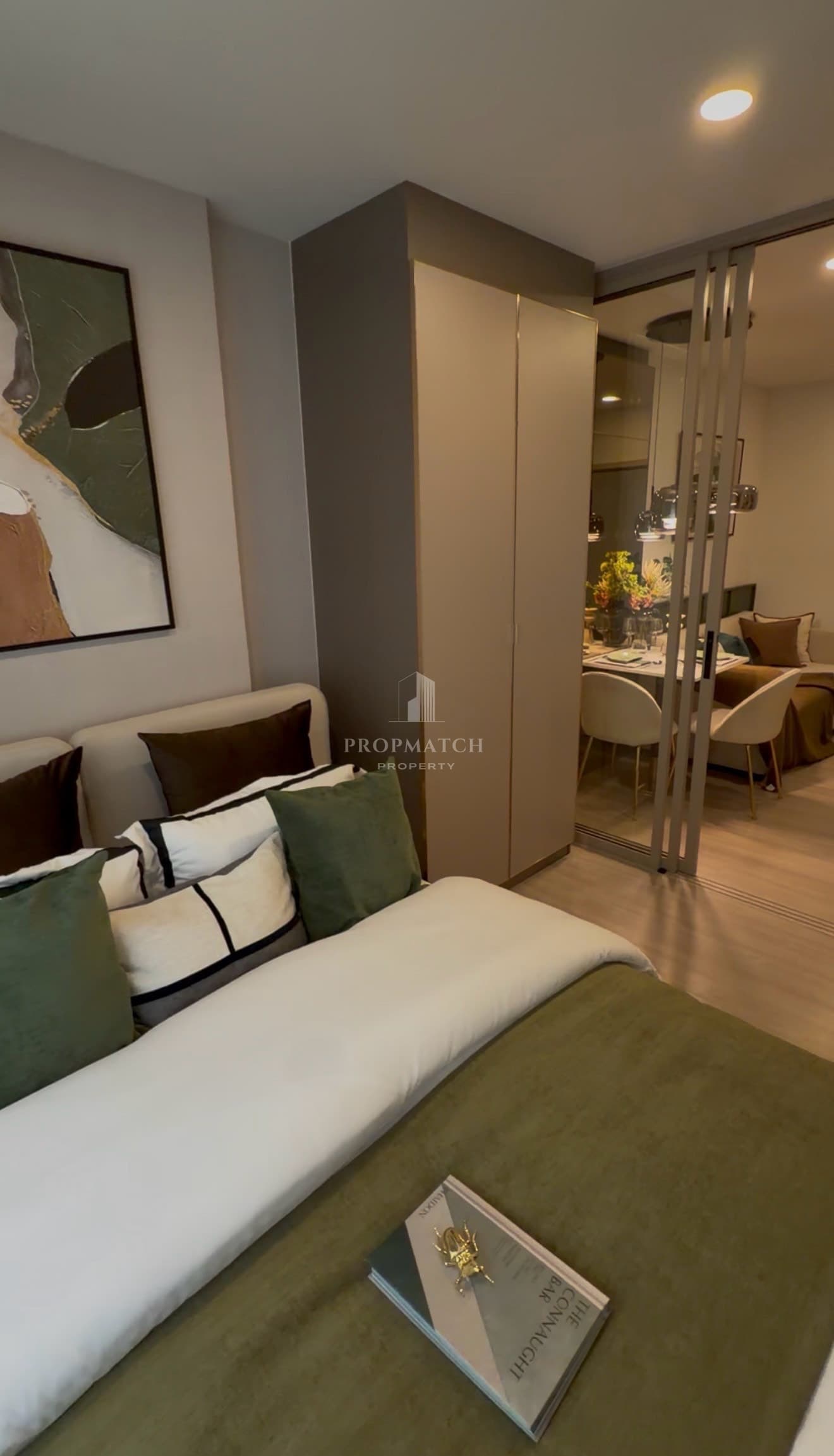 LIFE Sathorn – Narathiwas 22 photo 3