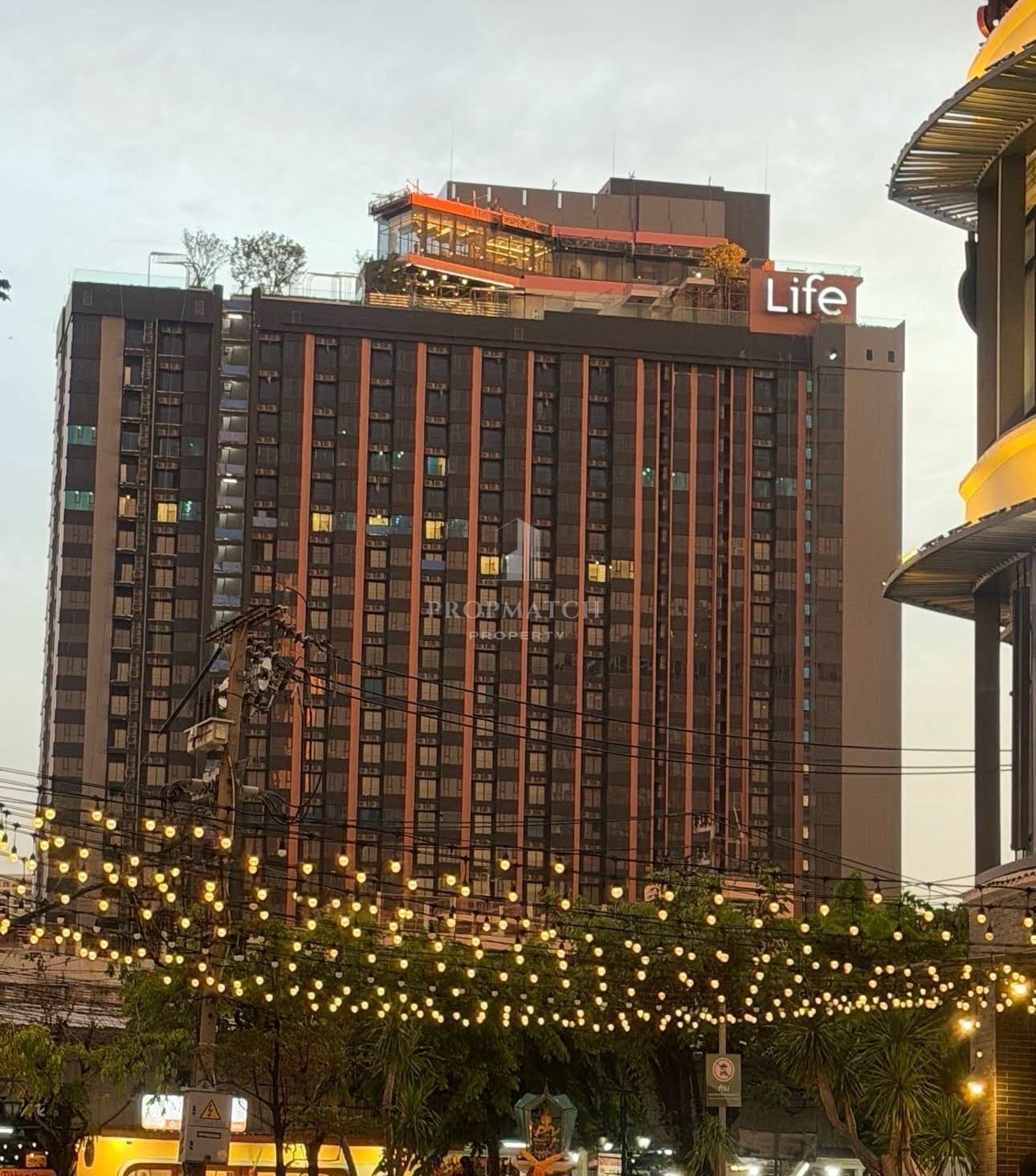 Life Charoennakorn - Sathorn