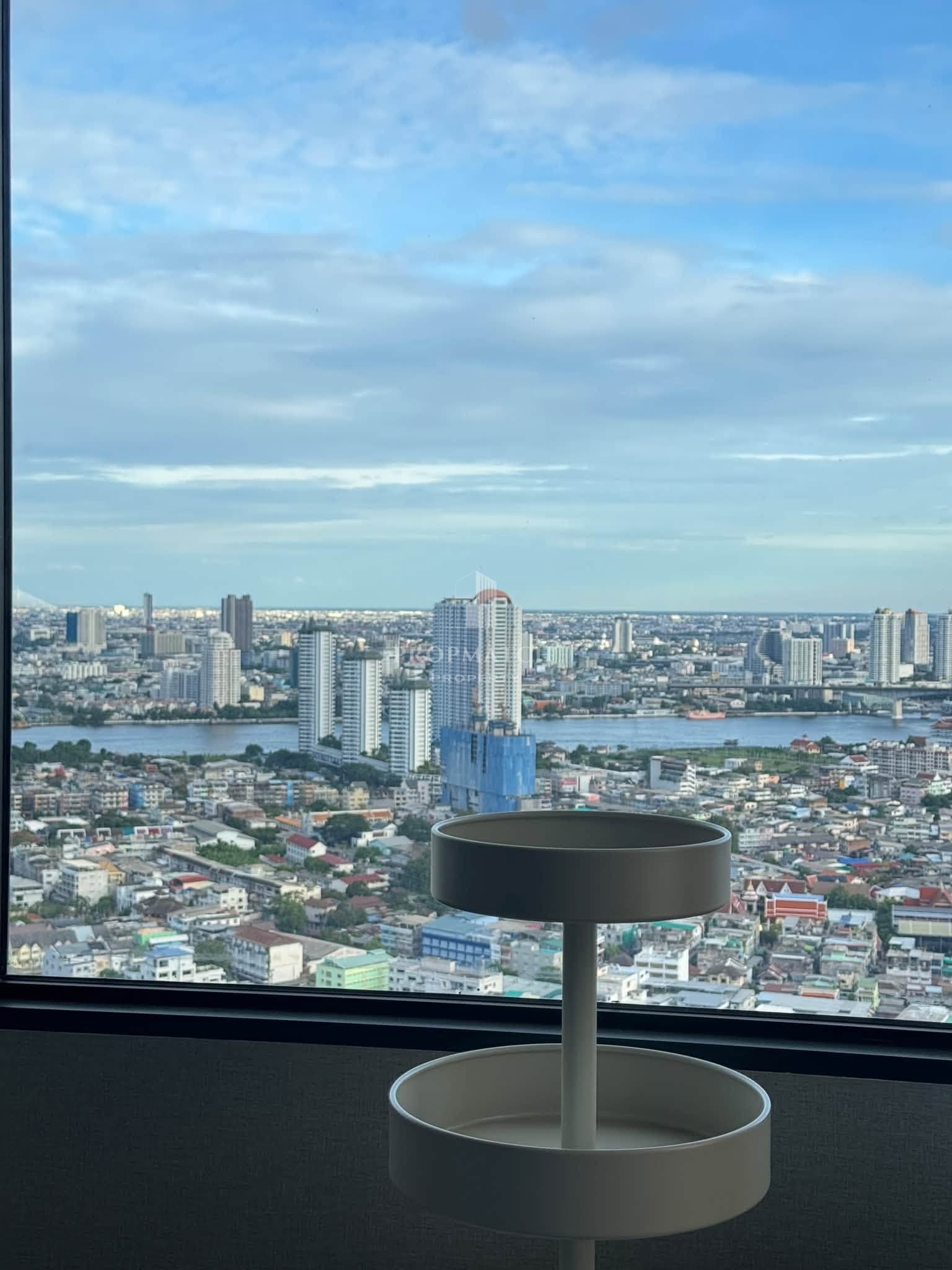 Reference Sathorn Wongwianyai