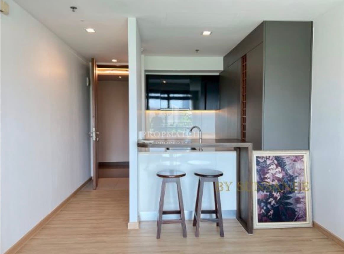 The River Condominium photo 2