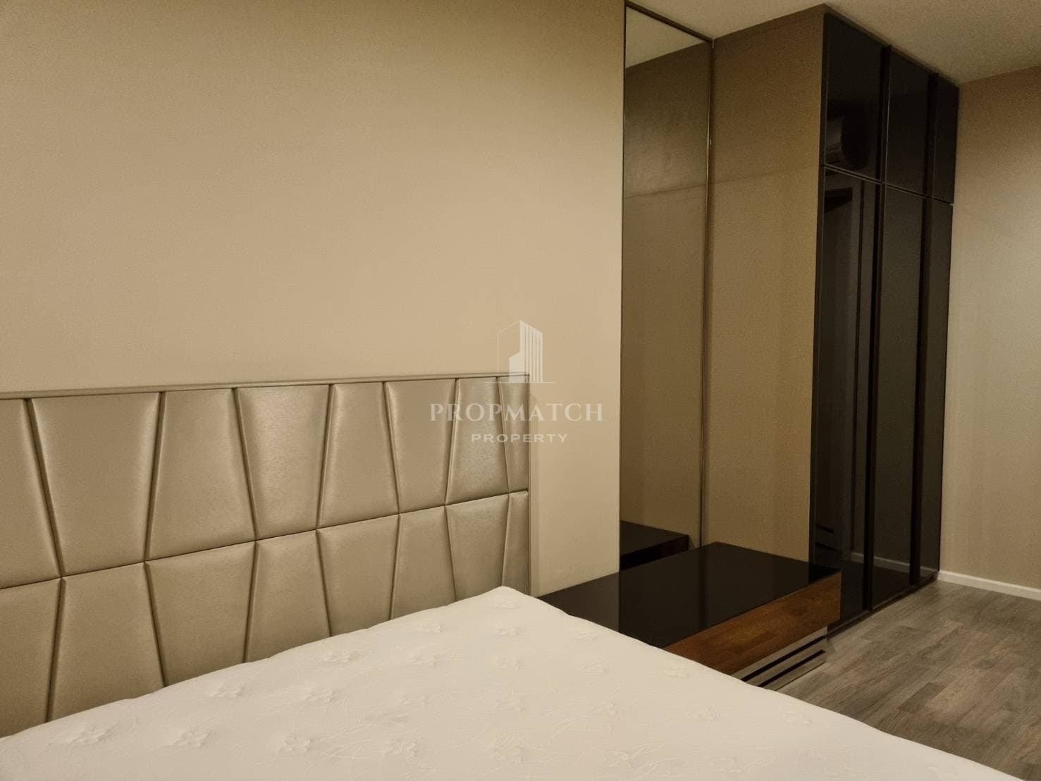 333 Riverside photo 3