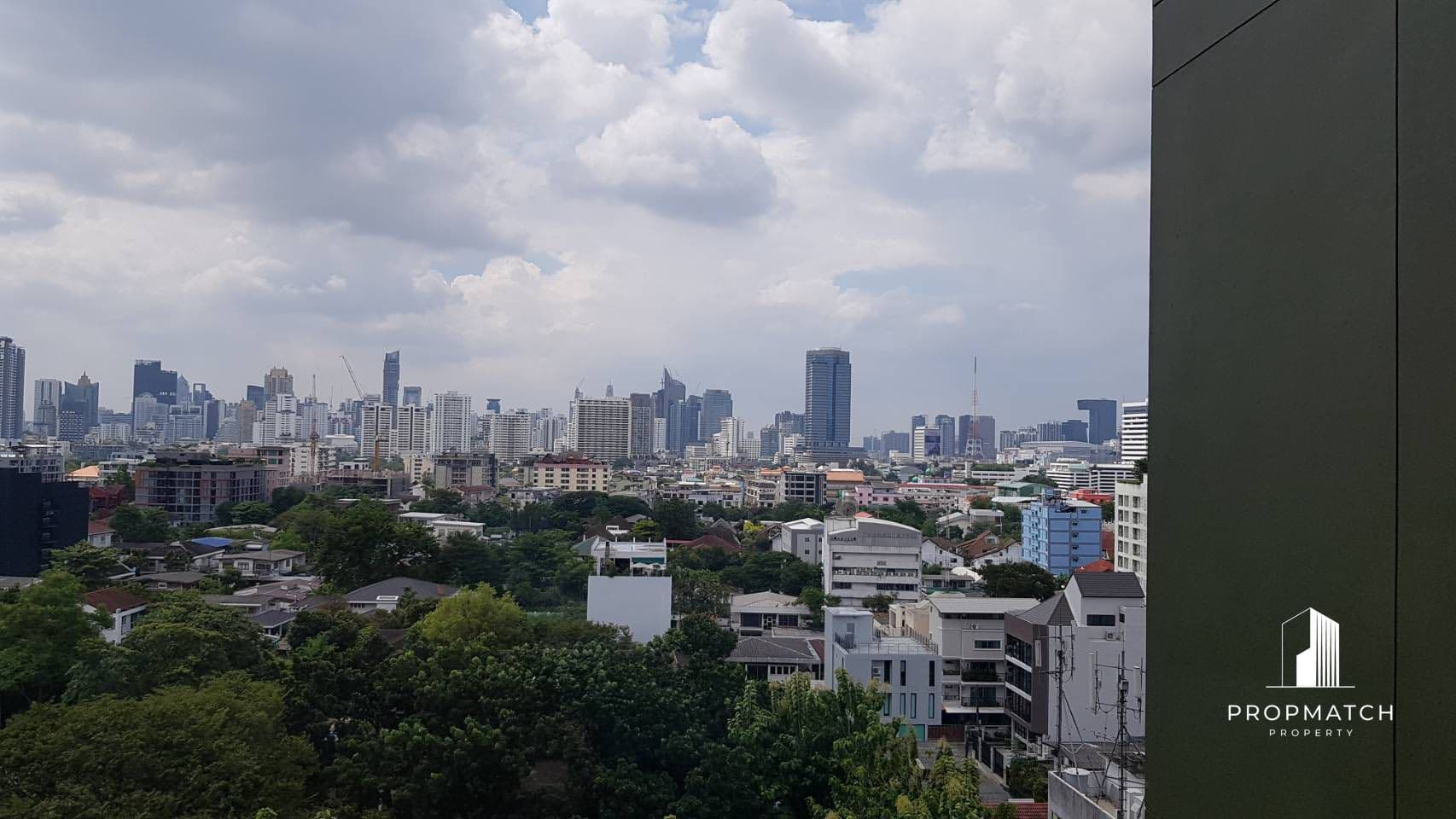 Noble Solo Thonglor
