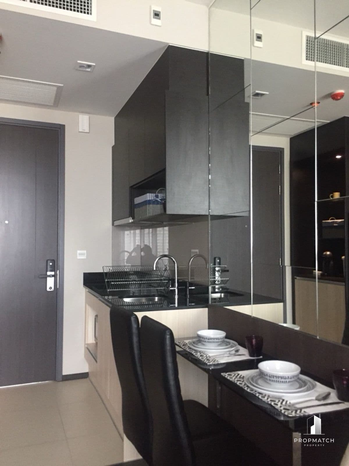 Edge Sukhumvit 23