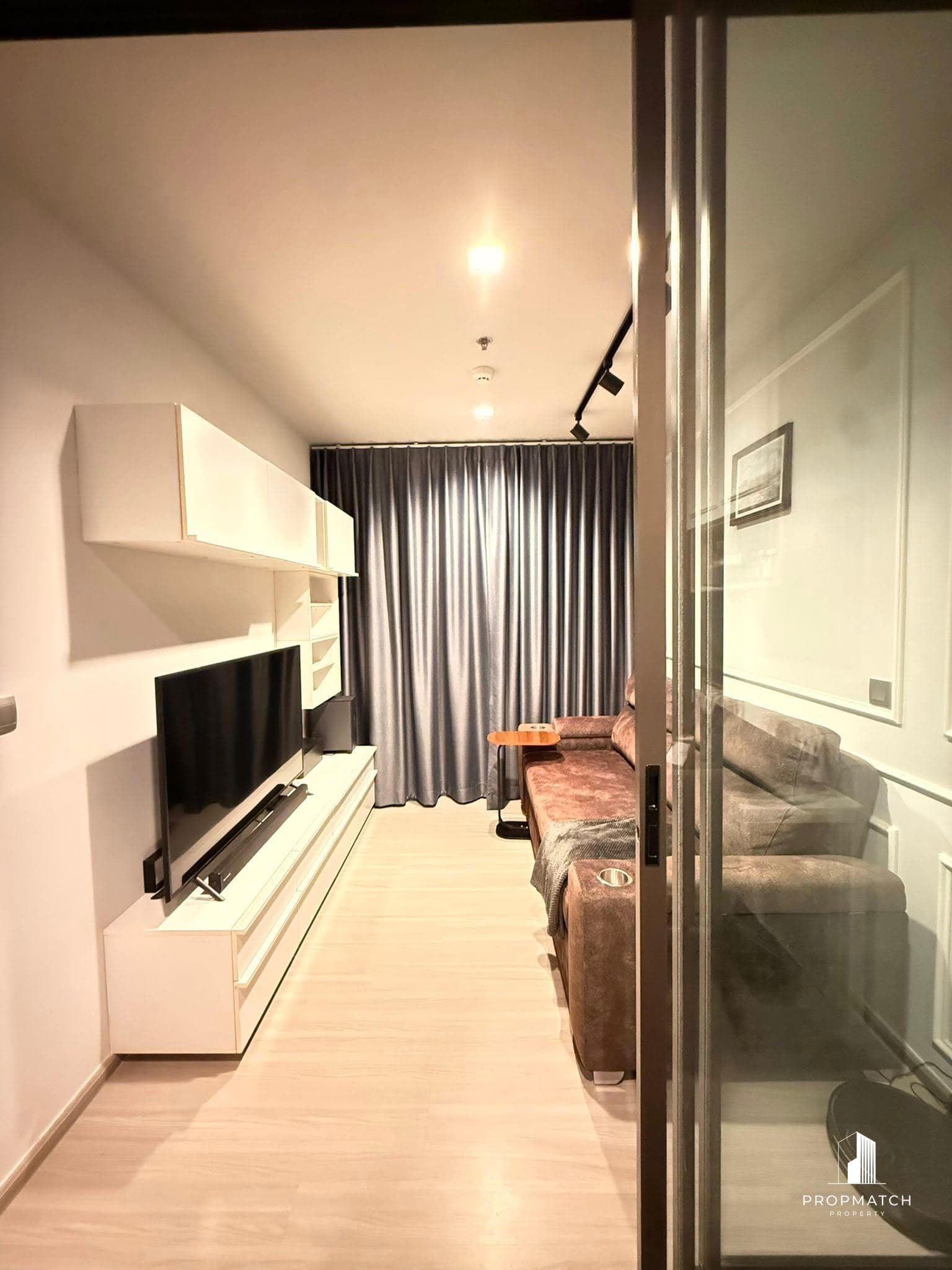 Life Asoke Rama 9