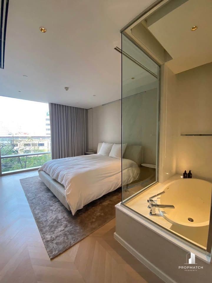 Four Seasons Private Residences