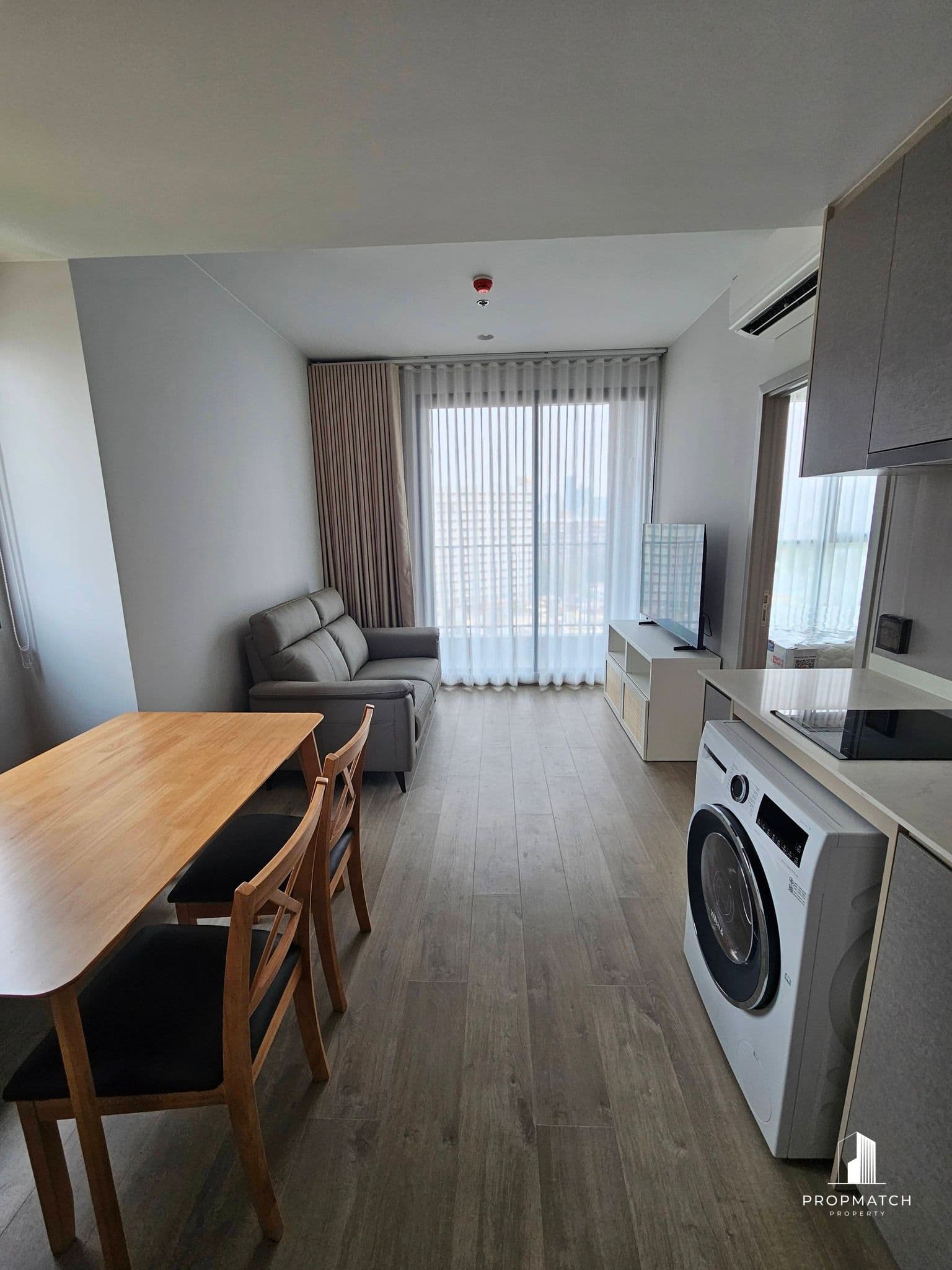 THE CROWN Residences Rama 4