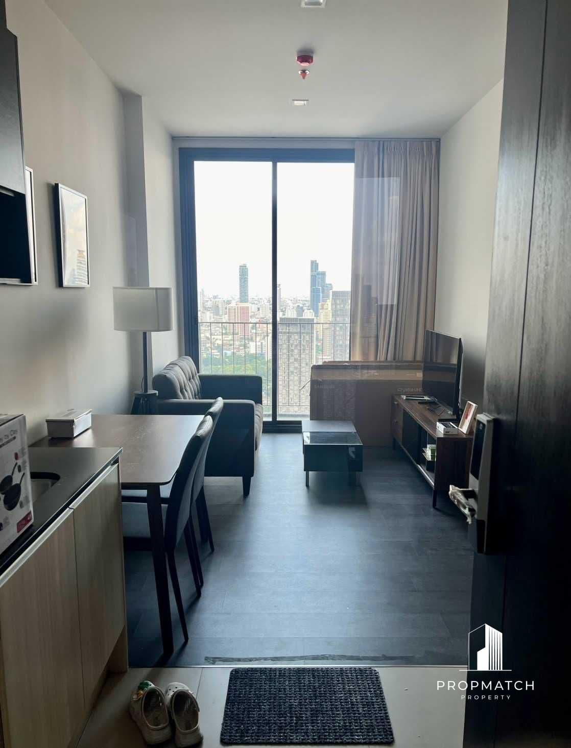 Edge Sukhumvit 23